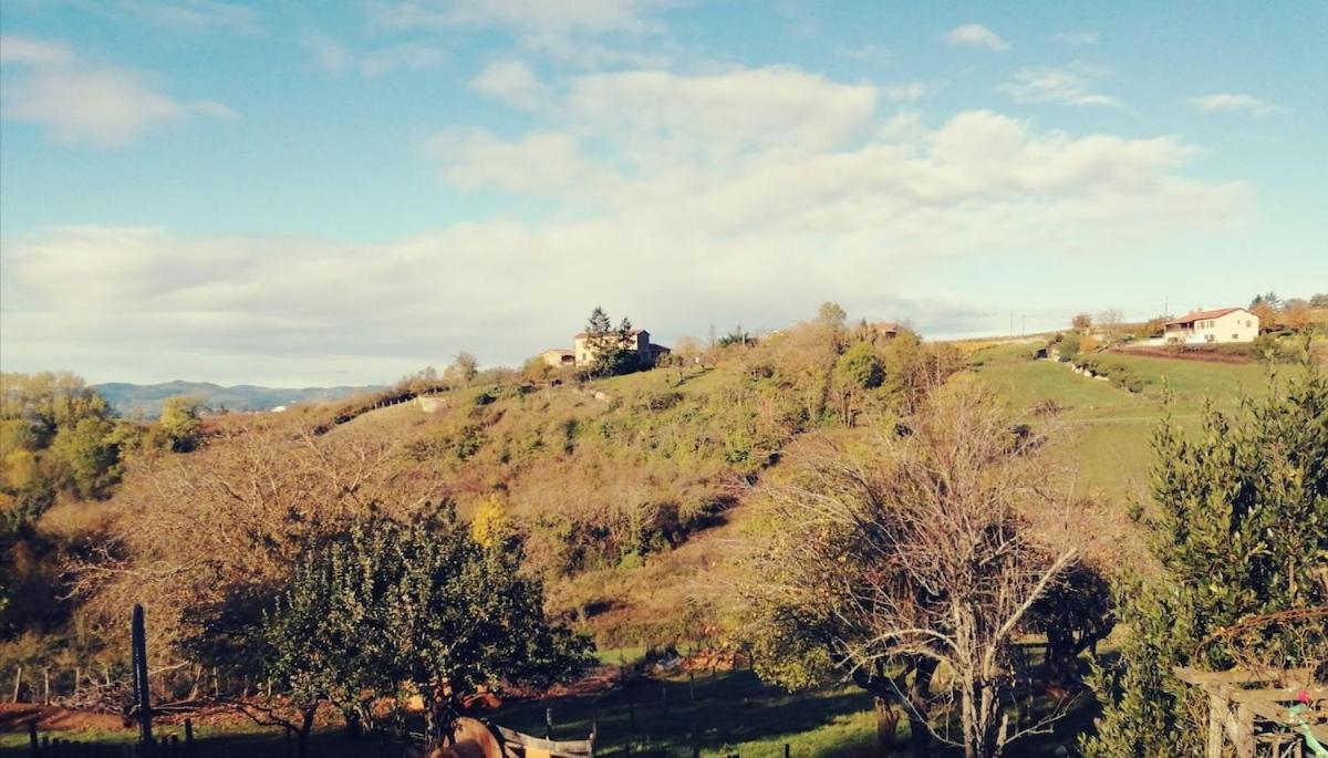 Une Evasion Dans Les Pierres Dorees Moire Exterior photo